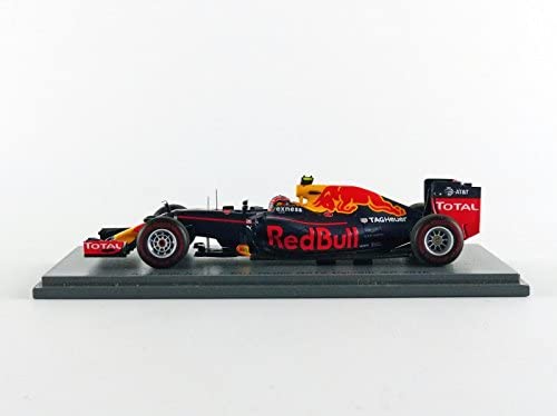 Red Bull Racing Tag Heuer RB12 Daniil Kvyat – Bahrain GP2016