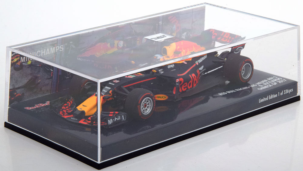 Red Bull Racing Tag Hauer RB13 Ricciardo Chinese GP2017