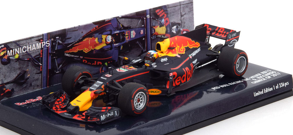 Red Bull Racing Tag Hauer RB13 Ricciardo Chinese GP2017